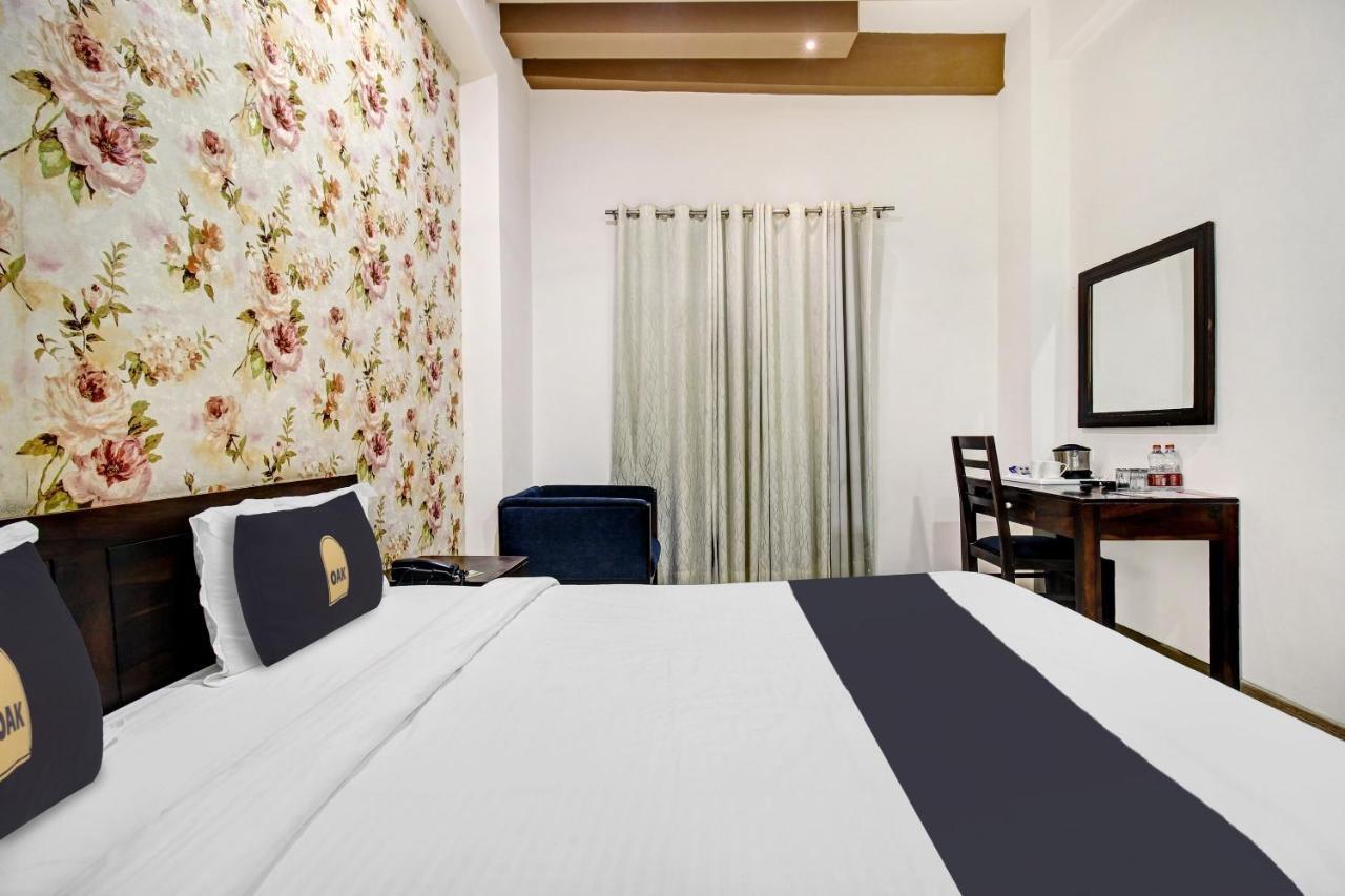 Townhouse Oak 46940 Hotel Vrindavan Sultānpur Exterior foto