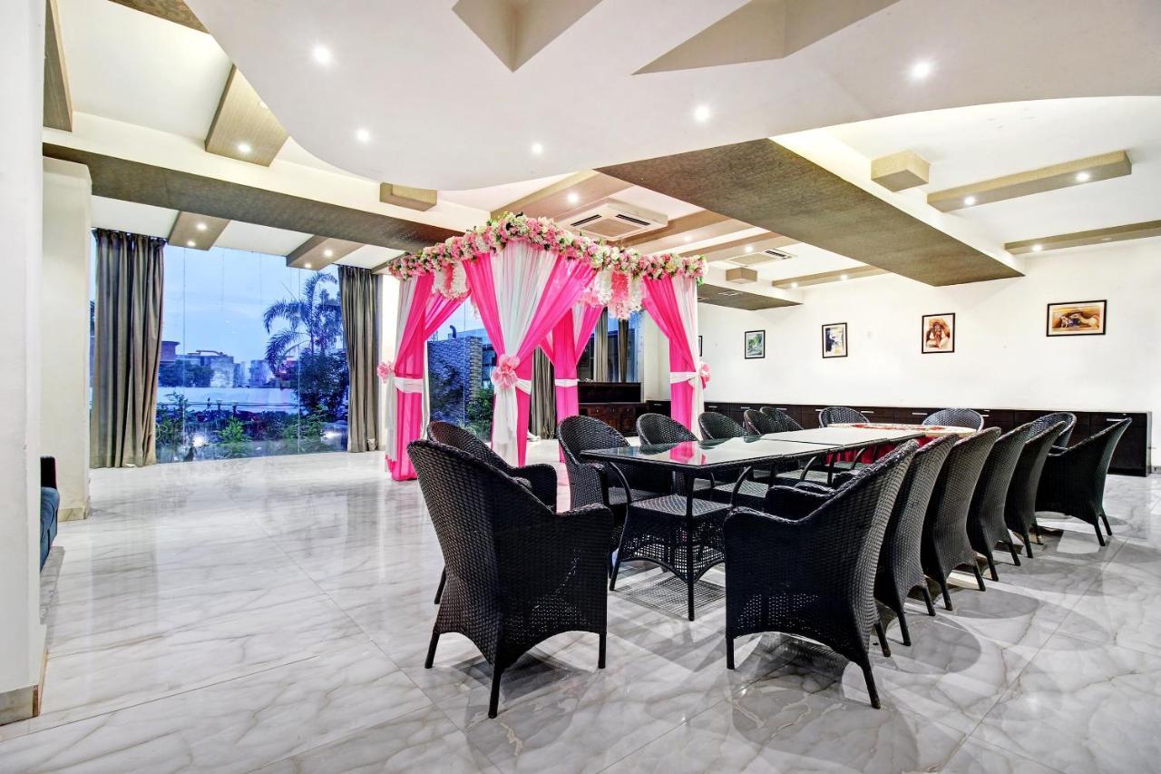 Townhouse Oak 46940 Hotel Vrindavan Sultānpur Exterior foto